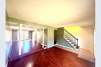 13 Pioneer Park Place, Elgin, IL 60123 - Photo 2