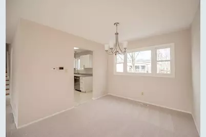 266 Dartmoor Drive, Crystal Lake, IL 60014 - Photo 4