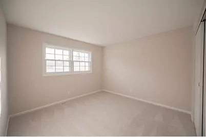 266 Dartmoor Drive, Crystal Lake, IL 60014 - Photo 8