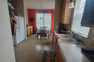 1415 Cambria Dr, Dekalb, IL 60115 - Photo 4