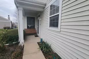 1415 Cambria Dr, Dekalb, IL 60115 - Photo 2