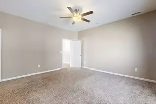 911 E Barker St, Tuscola, IL 61953 - Photo 16