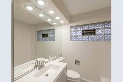 533 Flossmoor Avenue, Waukegan, IL 60085 - Photo 12