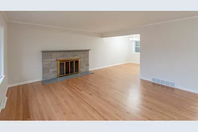 533 Flossmoor Avenue, Waukegan, IL 60085 - Photo 4