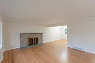 533 Flossmoor Ave, Waukegan, IL 60085 - Photo 4