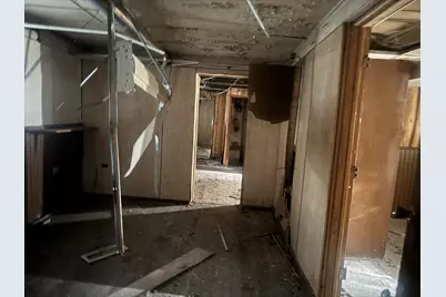 10742 S Indiana Avenue, Chicago, IL 60628 - Photo 10