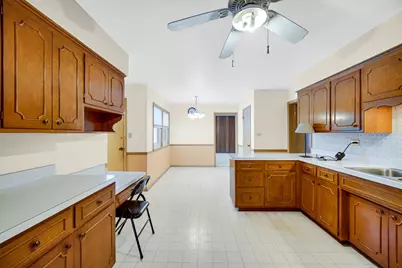 9620 S Keeler Avenue S, Oak Lawn, IL 60453 - Photo 12