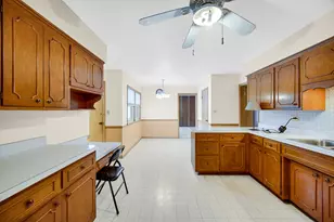 9620 S Keeler Ave S, Oak Lawn, IL 60453 - Photo 12