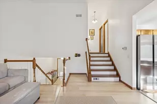 518 Silver Aspen Cir, Crystal Lake, IL 60014 - Photo 4