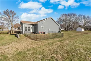 401 Tamula Dr, Mahomet, IL 61853 - Photo 34