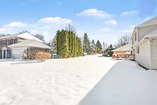 2297 Lakeside Dr, Aurora, IL 60504 - Photo 24