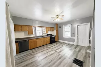 1440 S Chicago Avenue, Freeport, IL 61032 - Photo 2