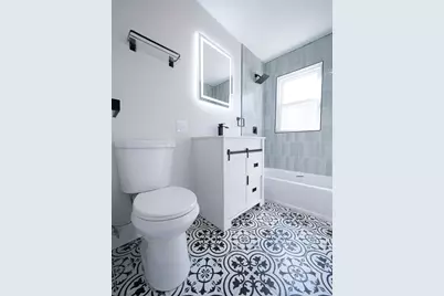 8415 Trumbull Avenue, Skokie, IL 60076 - Photo 14