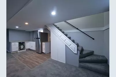 8415 Trumbull Avenue, Skokie, IL 60076 - Photo 20