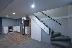 8415 Trumbull Ave, Skokie, IL 60076 - Photo 20