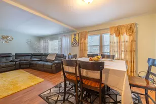 4820 Conrad St, Skokie, IL 60077 - Photo 10