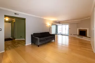 633 Cress Creek Ln, Crystal Lake, IL 60014 - Photo 4