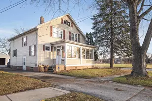 634 13th St, Rockford, IL 61104 - Photo 2