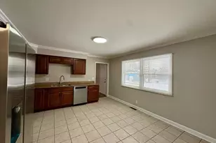 746 N Glenwood Pl, Aurora, IL 60506 - Photo 4