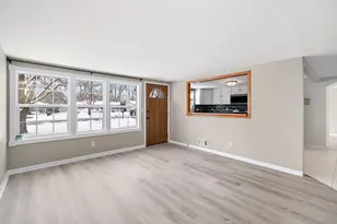 426 W Arlington Ln, Crete, IL 60417 - Photo 4