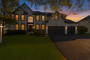 517 Meadowwood Ln, Oswego, IL 60543 - Photo 2
