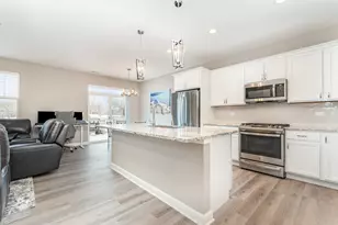 253 Masters Dr, Addison, IL 60101 - Photo 6