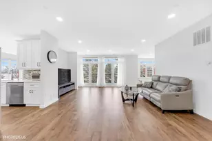 640 McHenry Rd, Wheeling, IL 60090 - Photo 4