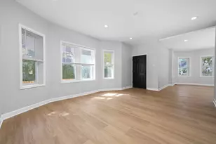 11127 S Wallace St, Chicago, IL 60628 - Photo 10