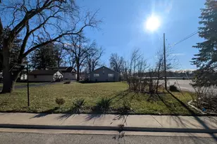1824 Cobb Blvd, Kankakee, IL 60901 - Photo 2
