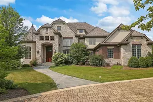 34 Abbey Woods Dr, Barrington Hills, IL 60010 - Photo 2