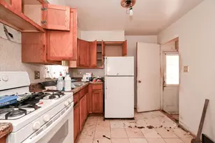 629 S Fulton Ave, Waukegan, IL 60085 - Photo 4