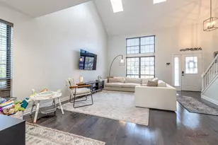 367 Golfview Ct, Bloomingdale, IL 60108 - Photo 6