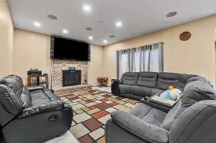 342 Diana Ct, Bensenville, IL 60106 - Photo 6