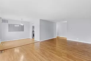 3026 Roberts Dr, Woodridge, IL 60517 - Photo 4