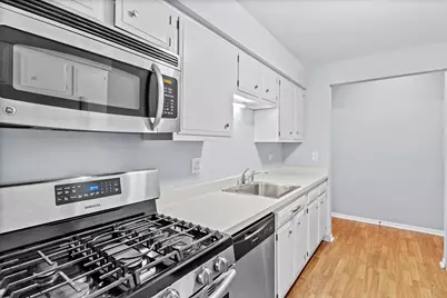 3026 Roberts Drive #7, Woodridge, IL 60517 - Photo 6