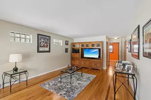 9219 S Spaulding Ave, Evergreen Park, IL 60805 - Photo 4