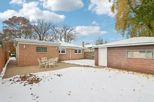 9219 S Spaulding Ave, Evergreen Park, IL 60805 - Photo 20