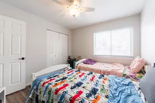 4015 Peartree Dr, Lake in the Hills, IL 60156 - Photo 24