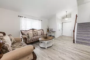 4015 Peartree Dr, Lake in the Hills, IL 60156 - Photo 10