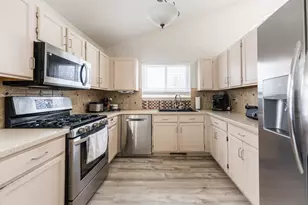 4015 Peartree Dr, Lake in the Hills, IL 60156 - Photo 16