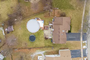 4015 Peartree Dr, Lake in the Hills, IL 60156 - Photo 4