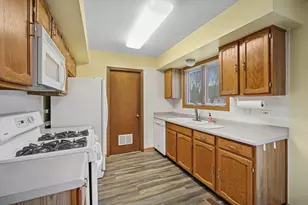 105 Red Cedar Dr, Streamwood, IL 60107 - Photo 8