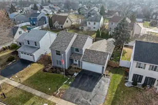 105 Red Cedar Dr, Streamwood, IL 60107 - Photo 2