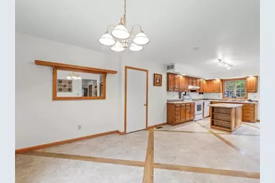 15742 Moody Road, Oak Lawn, IL 61943 - Photo 10