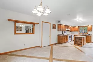 15742 Moody Rd, Oak Lawn, IL 61943 - Photo 10