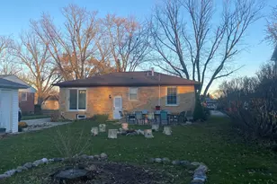 1106 S Robert Dr, Mount Prospect, IL 60056 - Photo 10