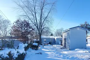 172 N Jackson Ave, Bradley, IL 60915 - Photo 2