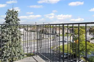 9001 Golf Rd, Des Plaines, IL 60016 - Photo 10