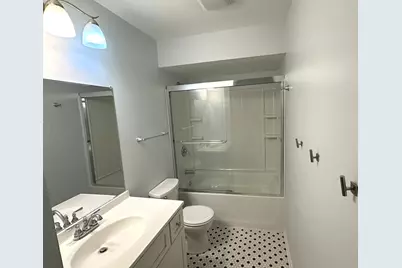 1388 Gardina Vista, Crystal Lake, IL 60014 - Photo 4