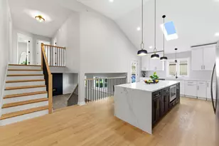 8332 S 77th Ct, Bridgeview, IL 60455 - Photo 10